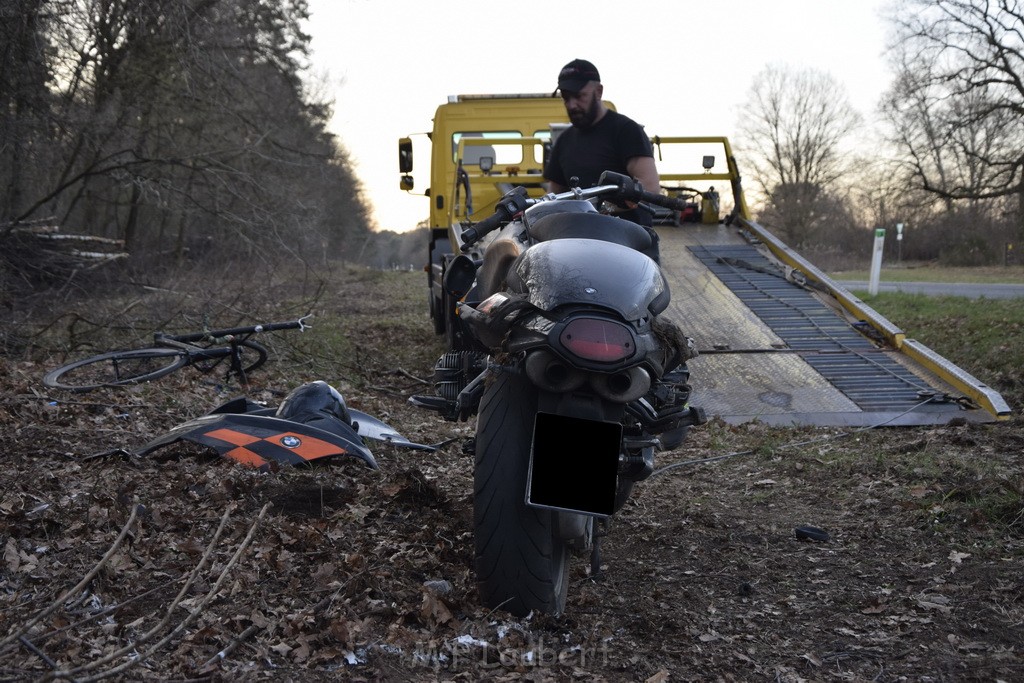 Schwerer VU Krad Fahrrad Koeln Porz Alte Koelnerstr P275.JPG - Miklos Laubert